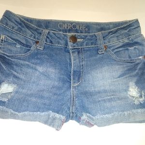 Light low waisted jean shorts